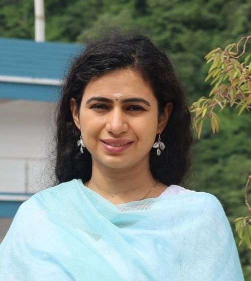 Smt. Bhagyashree, yoga philosophy, Sanskrit and meditation teacher in Rishikesh